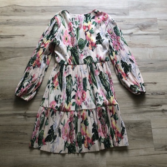 H&M Tropical Floral V-Neck Dress - Picture 6 of 6